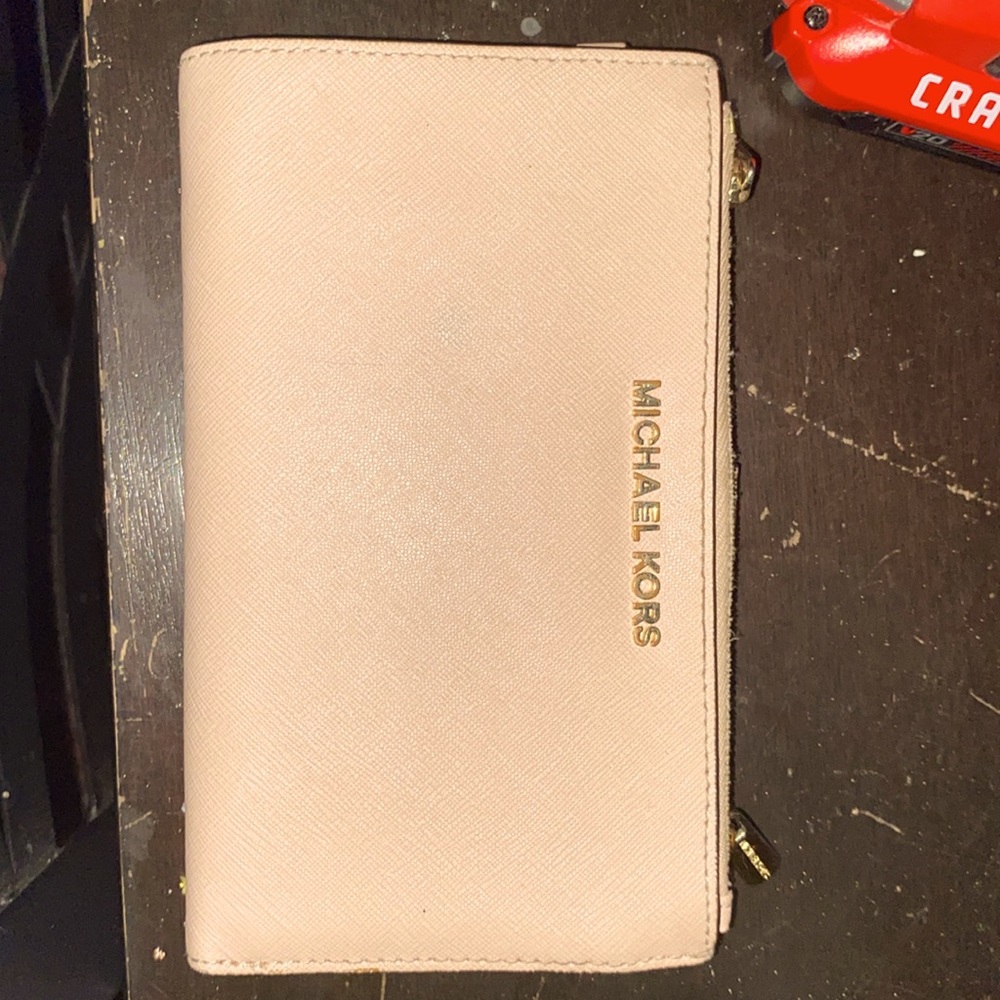 Micheal kors wallet
